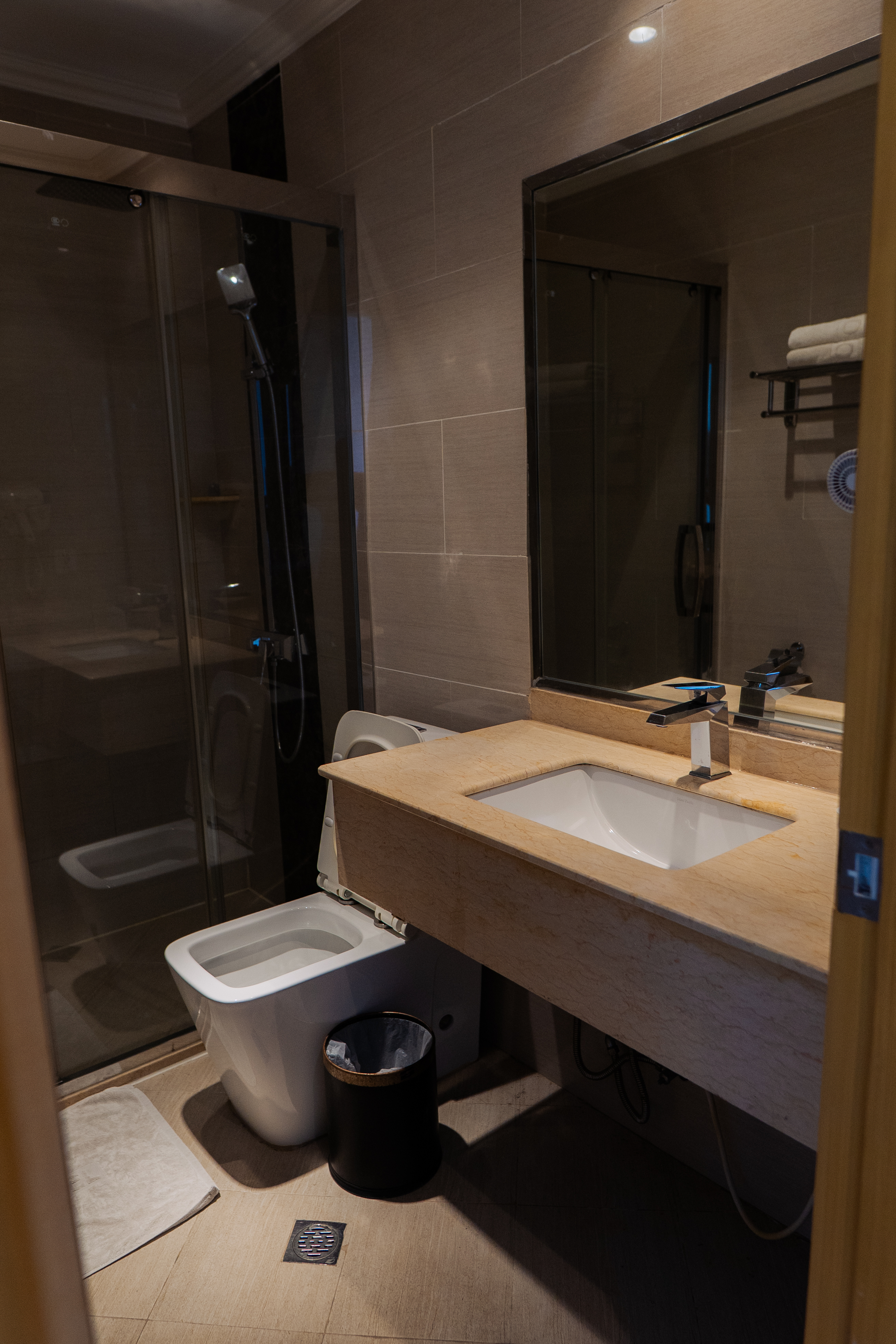 Royal J Hotel photo 5