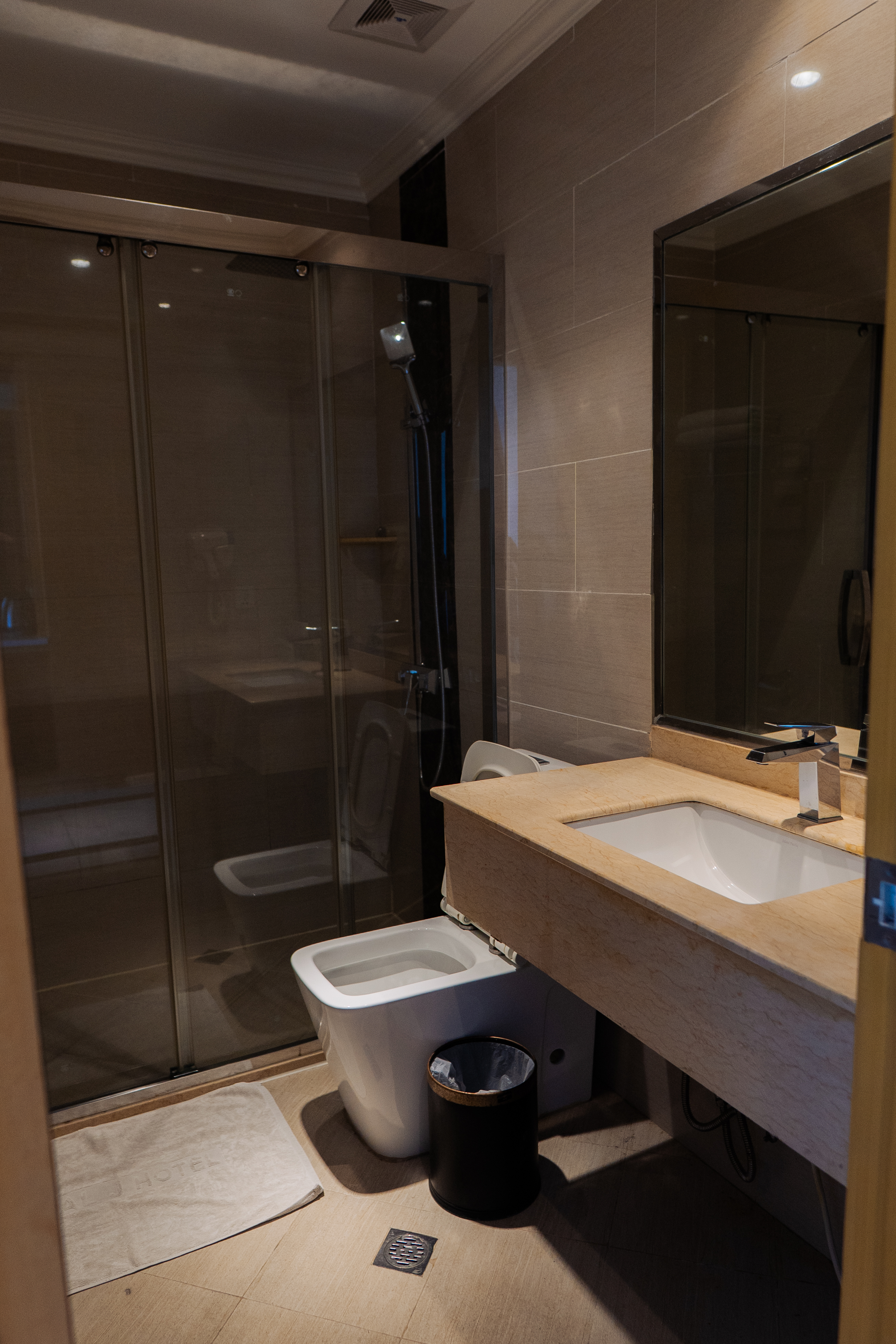 Royal J Hotel photo 6